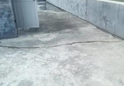 安义楼顶漏水维修公司分享下如何解决卫生间隐蔽部位漏水的问题?